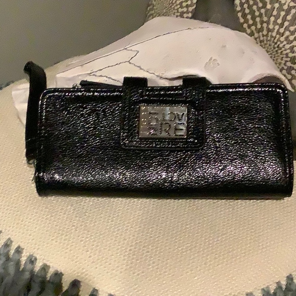KENNETH COLE REACTION Black Patent Wristlet/Wallet